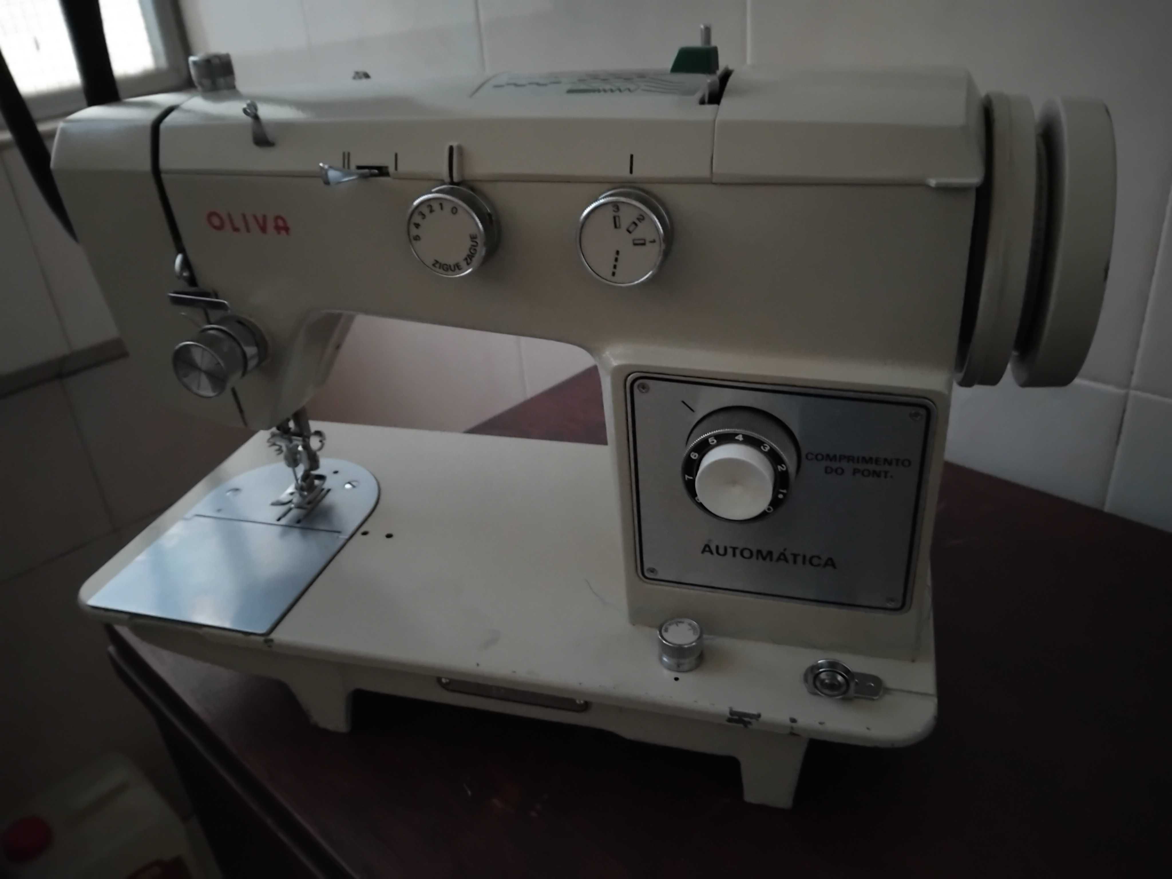 Máquina Costura OLIVA Automática