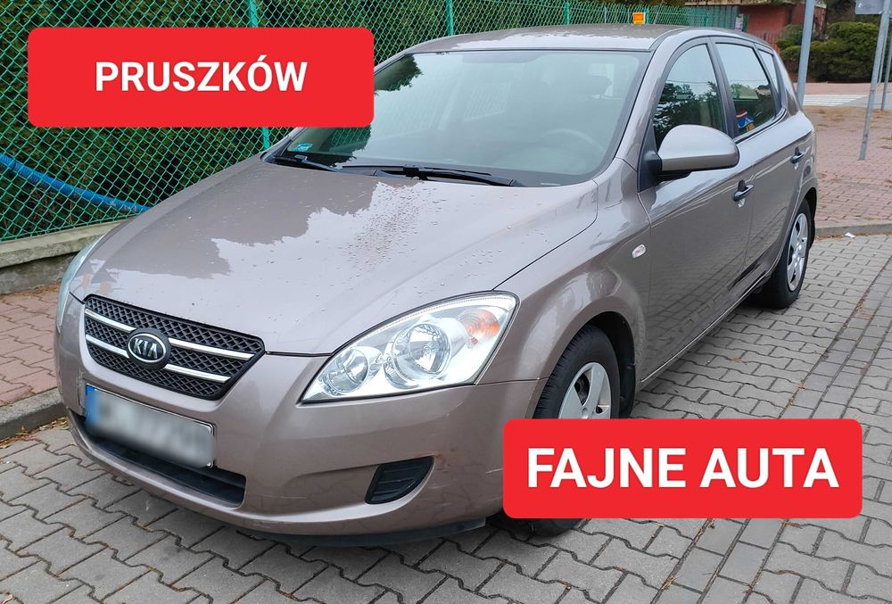 Wypożyczalnia. Auta do wynajęcia. Duże kombi lub małe miejskie.