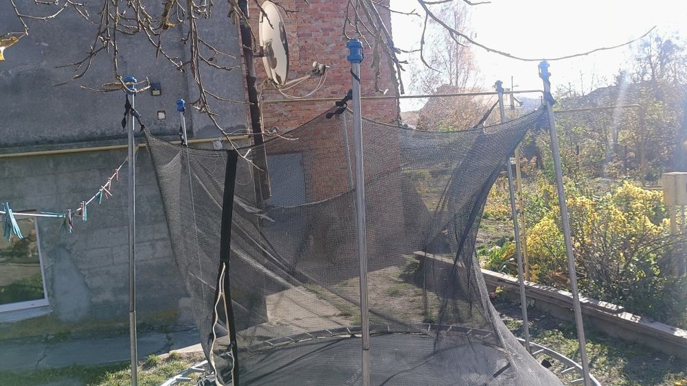 Продам батут 2,5м б/у