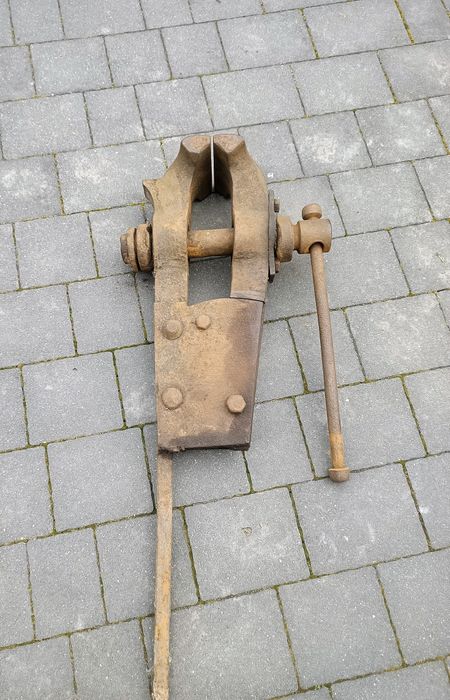 Duże imadło kowalskie około 30 kg