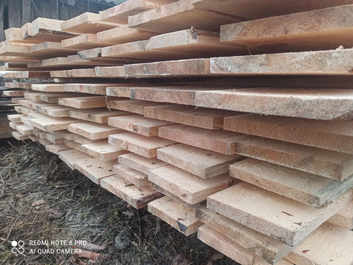 В продаже пиломатериалы