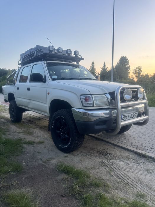 Toyota Hilux 2.4 Diesel 4x4 | Rok 2002 |