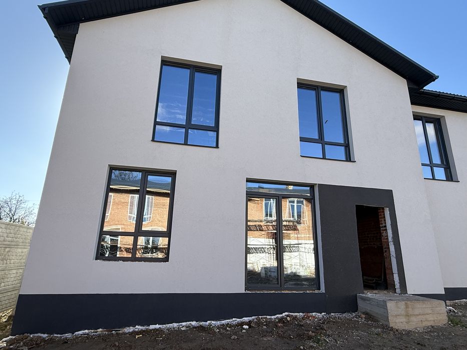 Продам таунхаус боковий поруч школа супермаркат