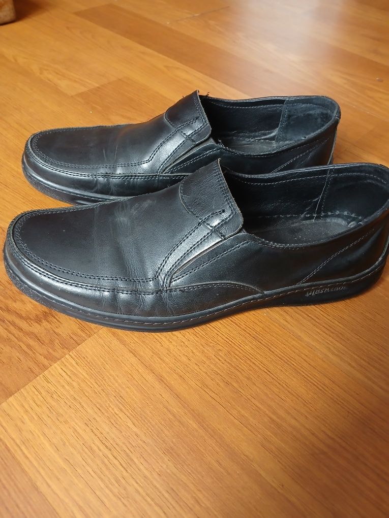 Продам мужские туфли