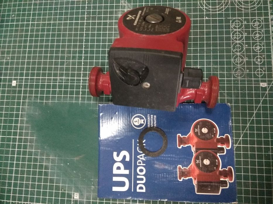 Насос циркуляционный Grandfos UPS 25-40 180