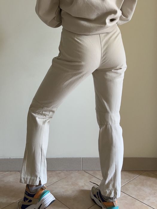 Котонові молочні штани від calvin klein