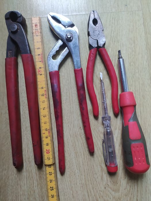 Zestaw narzędzi dla elektryka