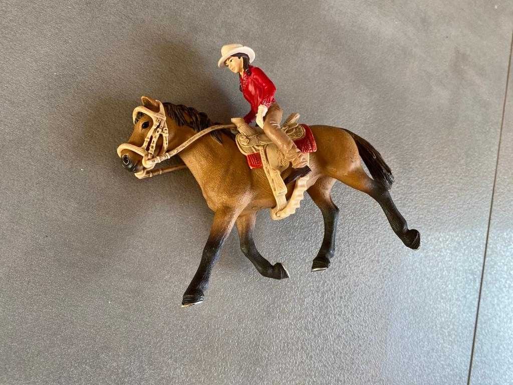 SCHLEICH Dżokej kowbojka jeździec westernowy