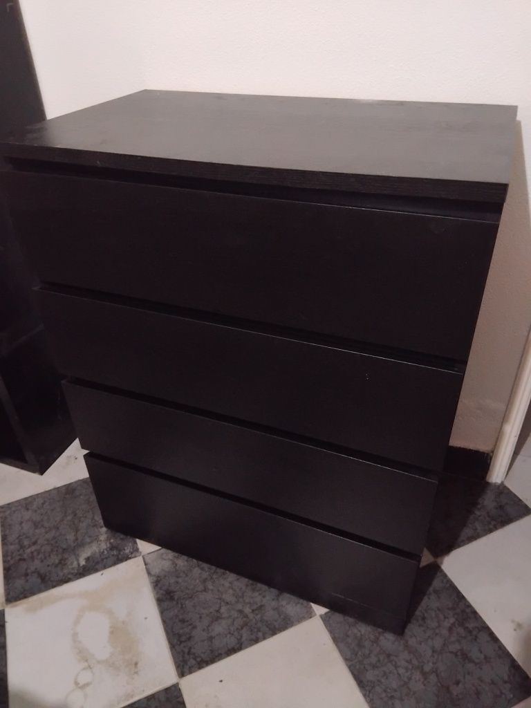 3 moveis pretos ikea