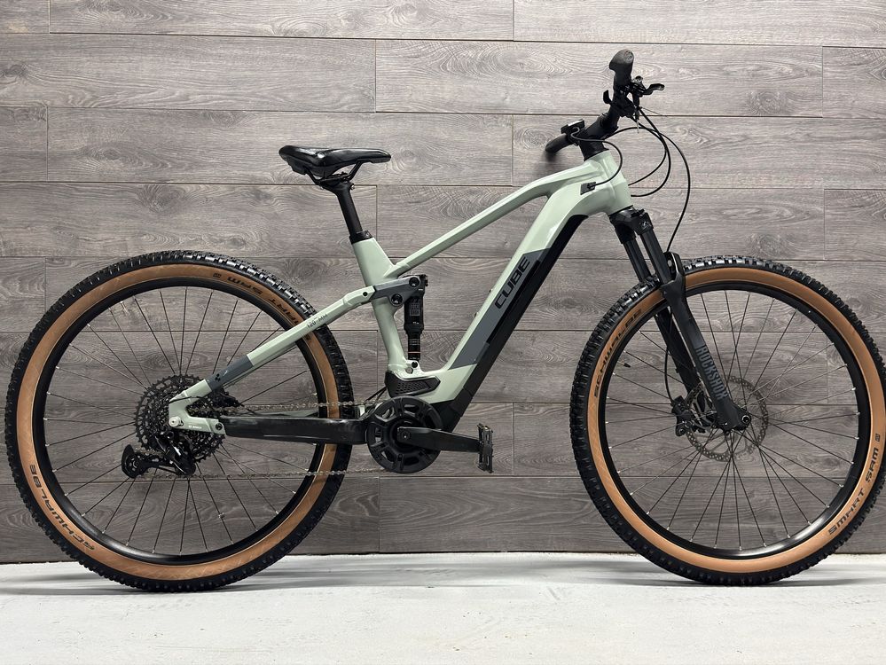 Гірський електровелосипед Cube (рама L колеса 29) BOSCH , SRAM