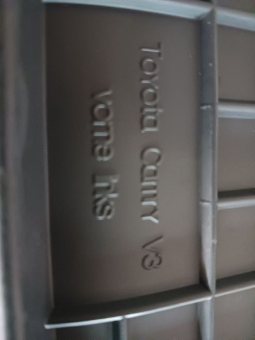 Oryginalne dywaniki gumowe Toyota Camry