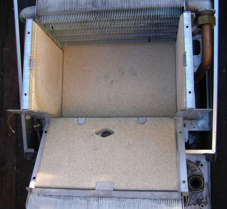 Kocioł , piec gazowy Viessmann  Vitopend 100 na części