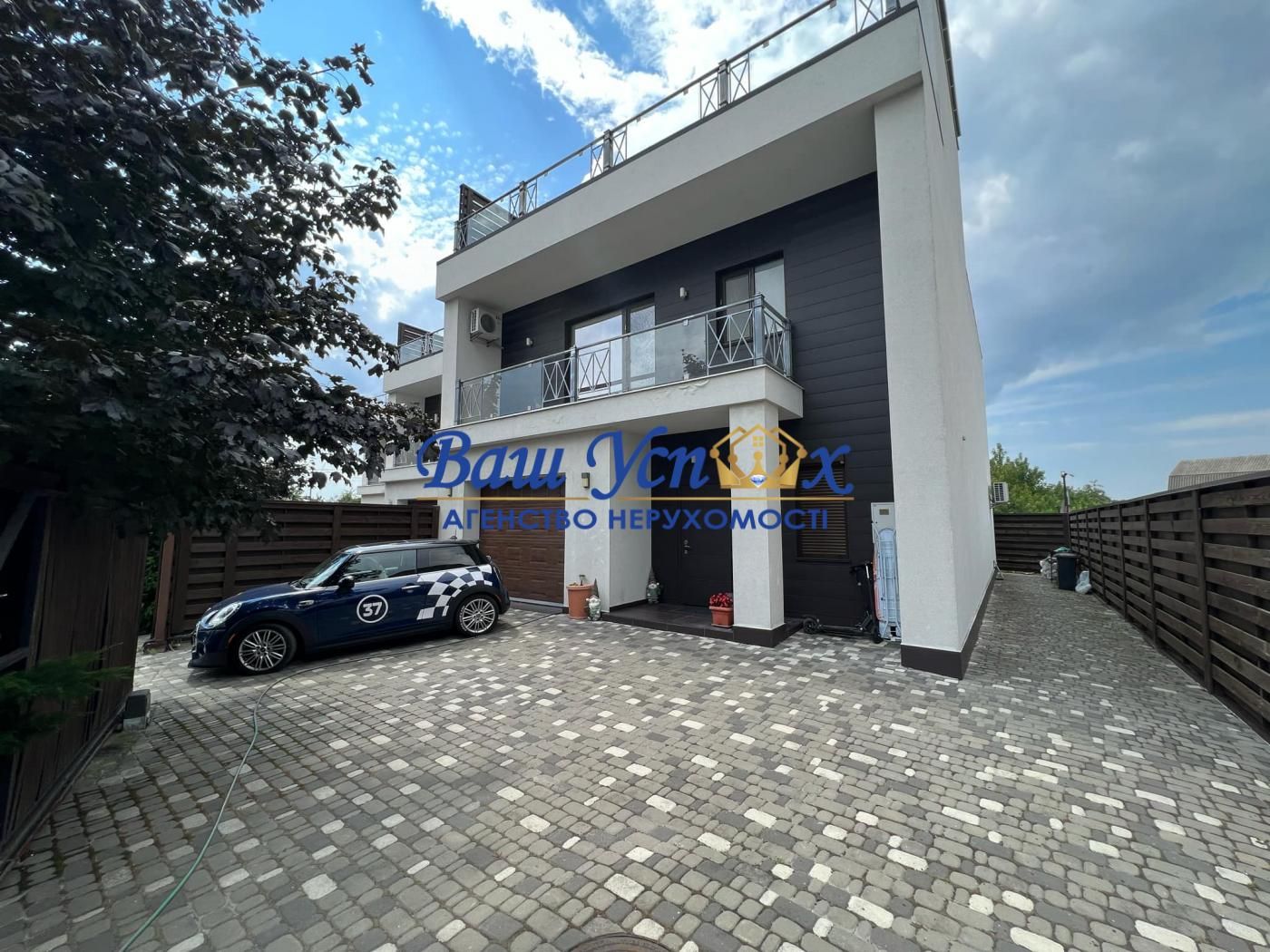 Продажа таунхауса  с ремонтом и террасой  Киев. район Жуляны.