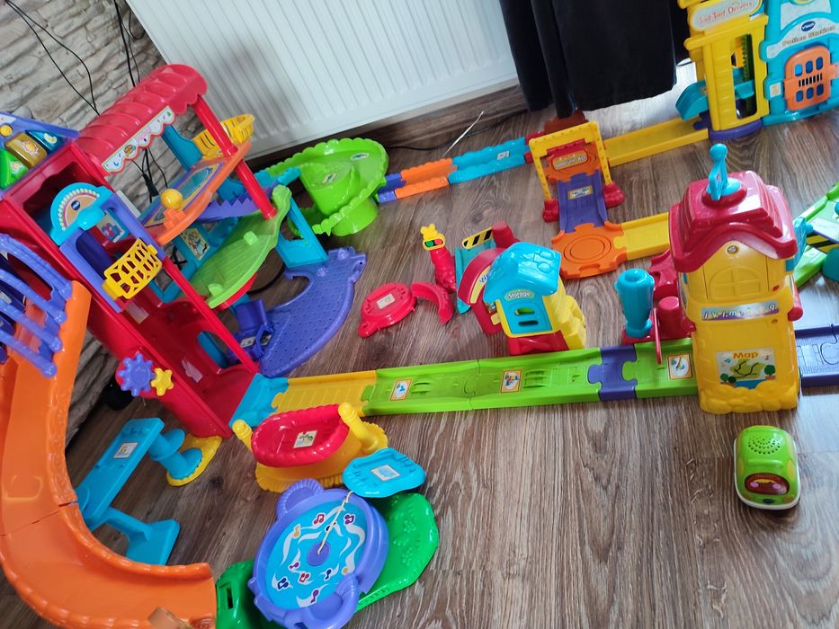 Sprzedam zabawki vitech: Police station, pet hotel i stacja i ulica