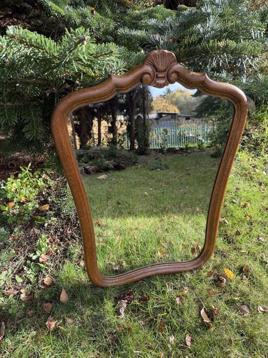 Lustro w oprawie drewnianej