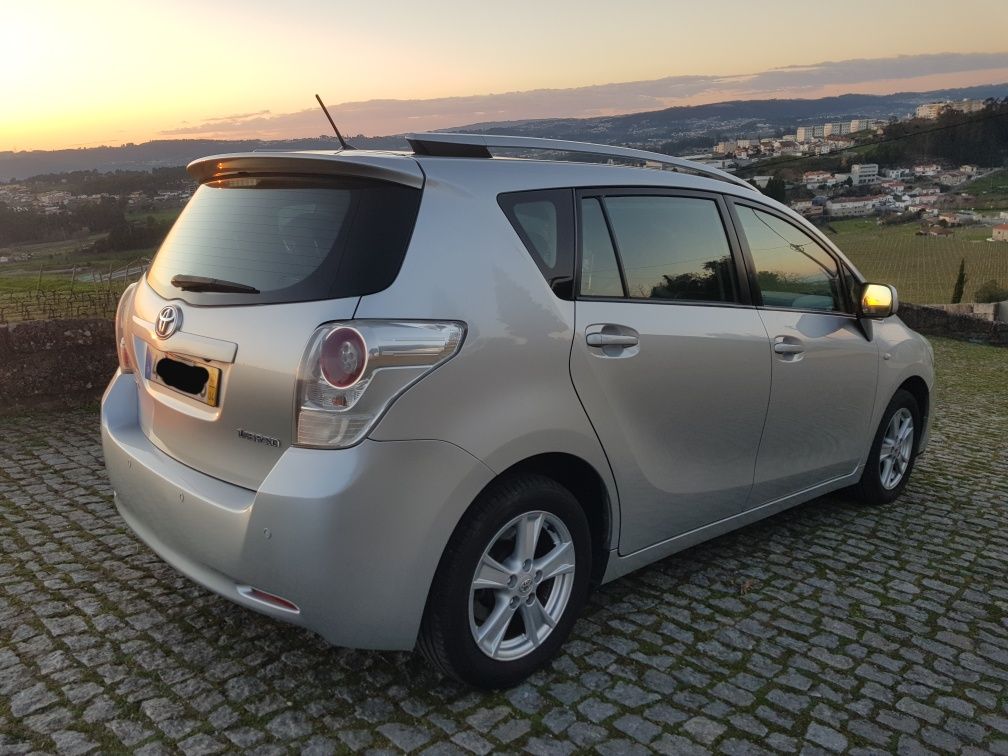 Toyota Verso 2.0 D-4D 126cv *7 lugares*rigorosamente impecável*