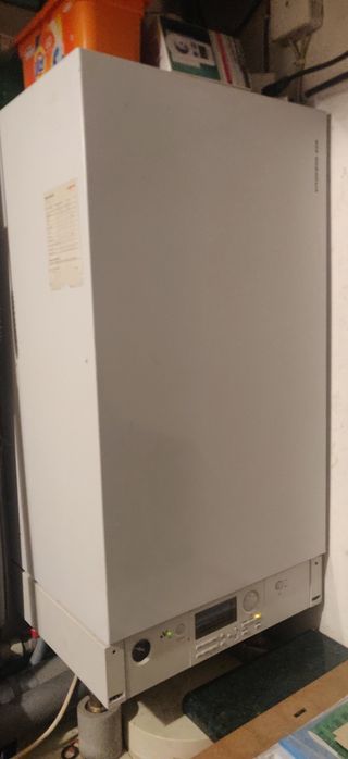 pracujący Kocioł piec gazowy kondensacyjny Viessmann vitodens 300 WB3C