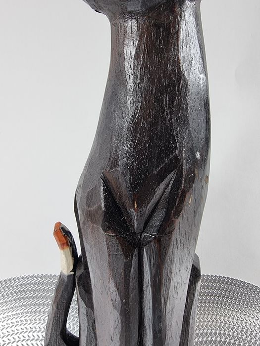 Figurki koty drewniane figury z drewna kotki kotów stojące