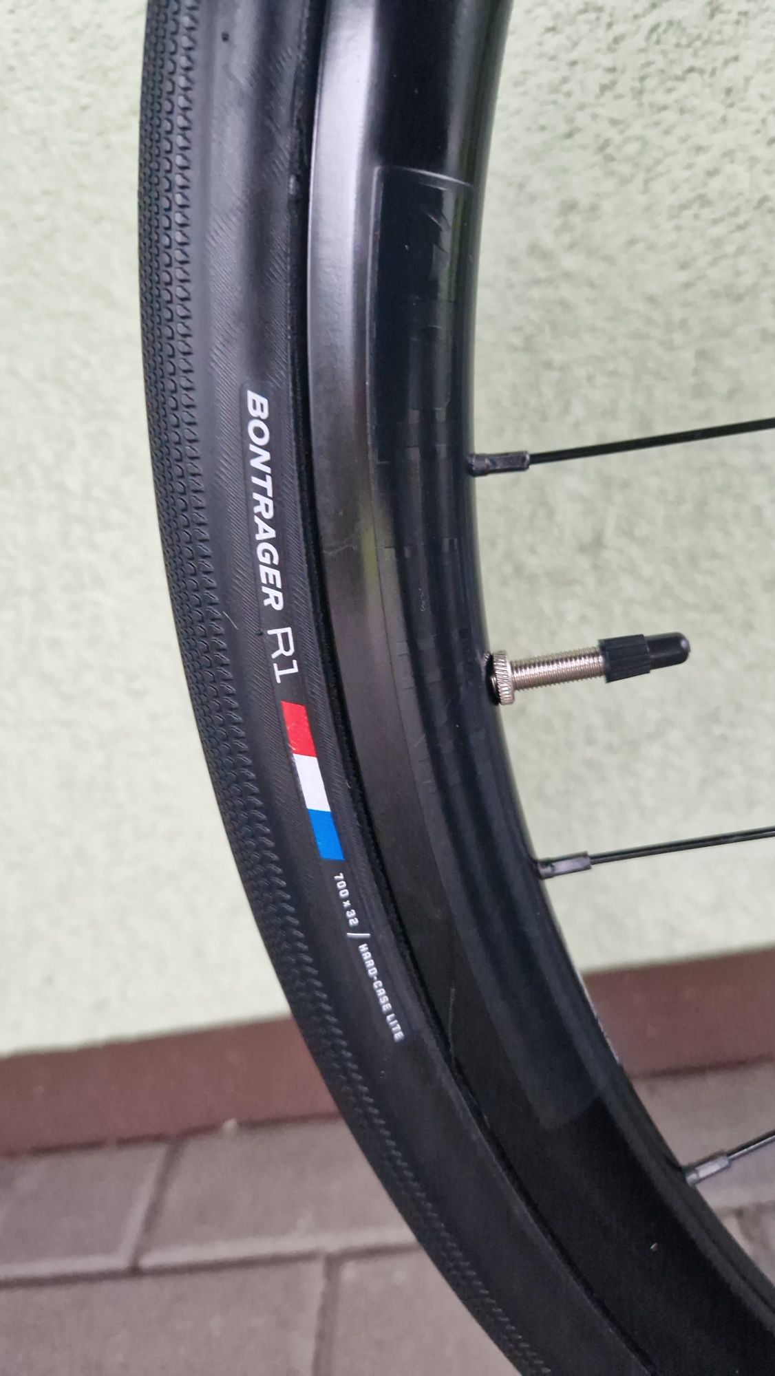 TREK domane AL3 alu CARBON sztywne osie r56 gravel endurance