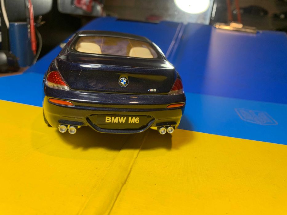 Модель автомобіля BMW M6  фірми JADI Model Craft, масштаб 1/18.