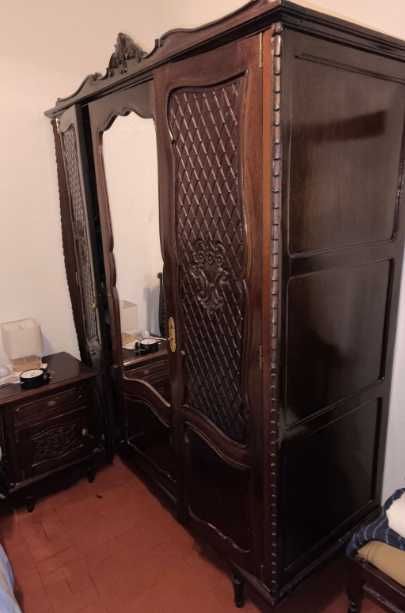 Móvel estilo roupeiro