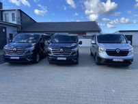 Wypożyczalnia wynajem busa 9 osobowego Renault Trafic manual automat