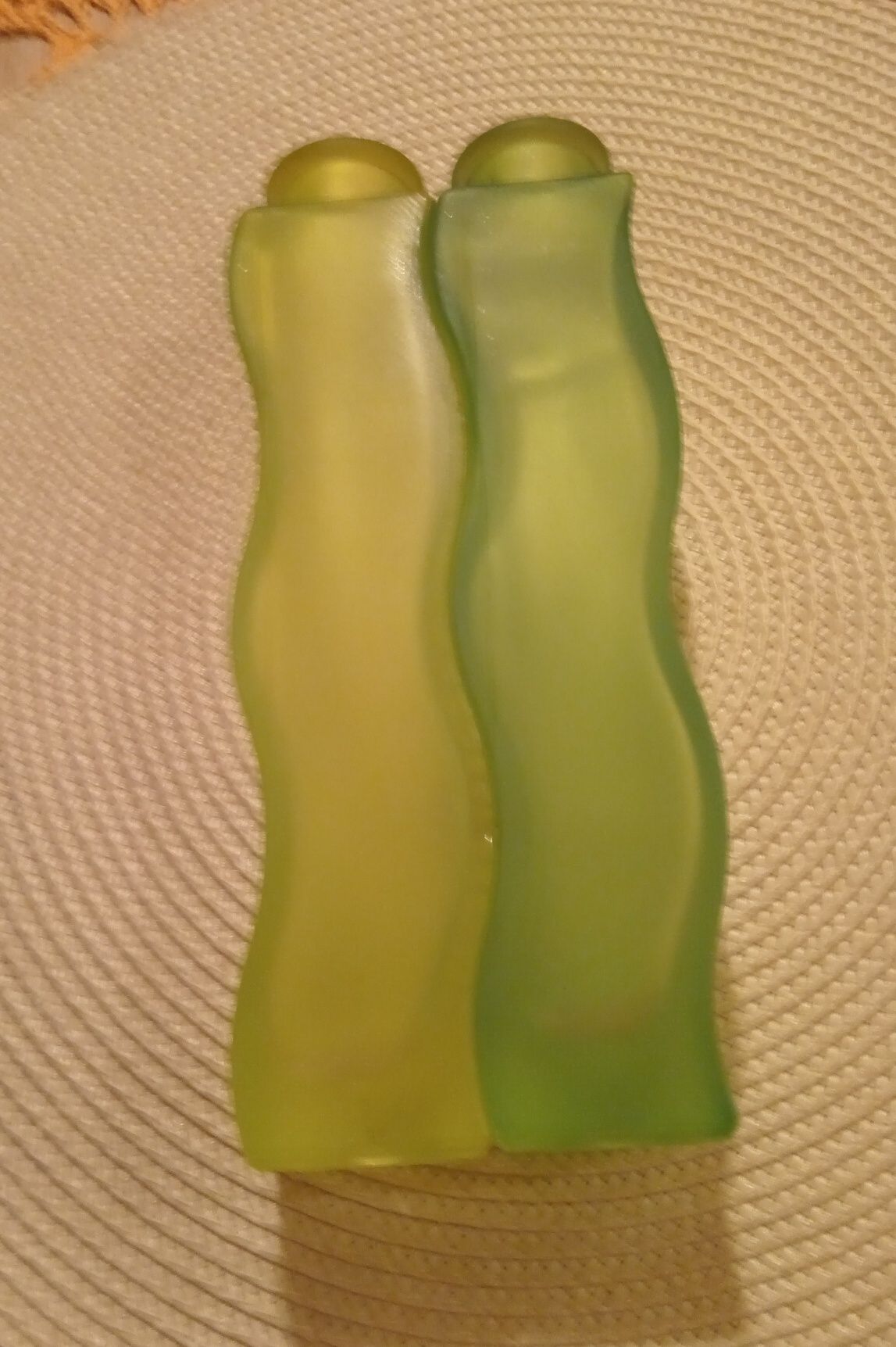Dwa wazoniki .zielone