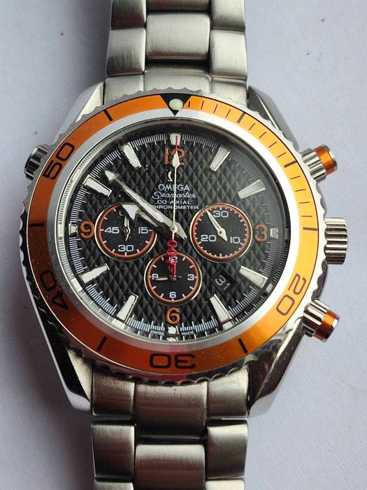 Годинник хронограф кварц , крупний чоловічий гарний робочий стан