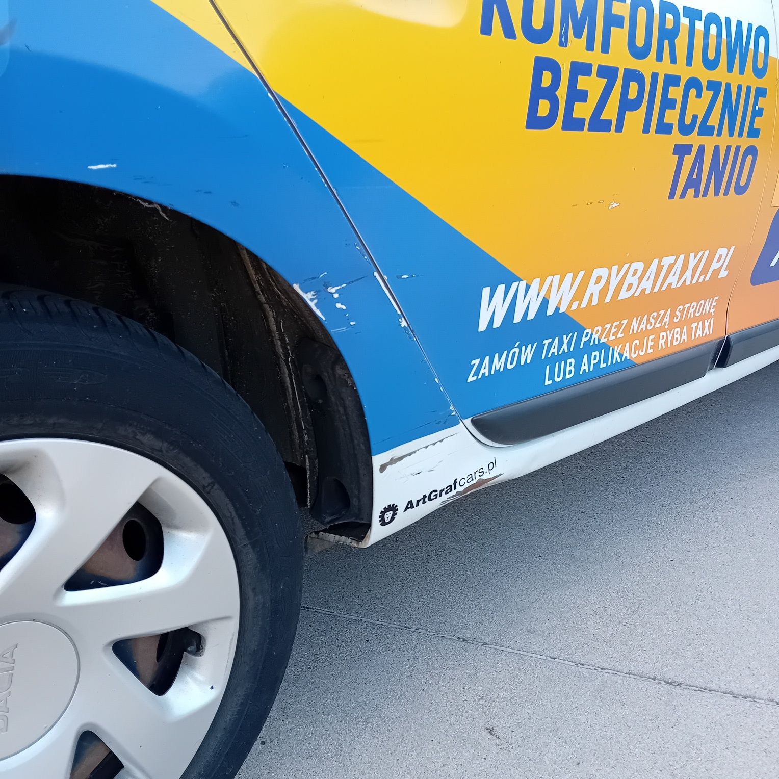 Dacia Logan MCV uszkodzony