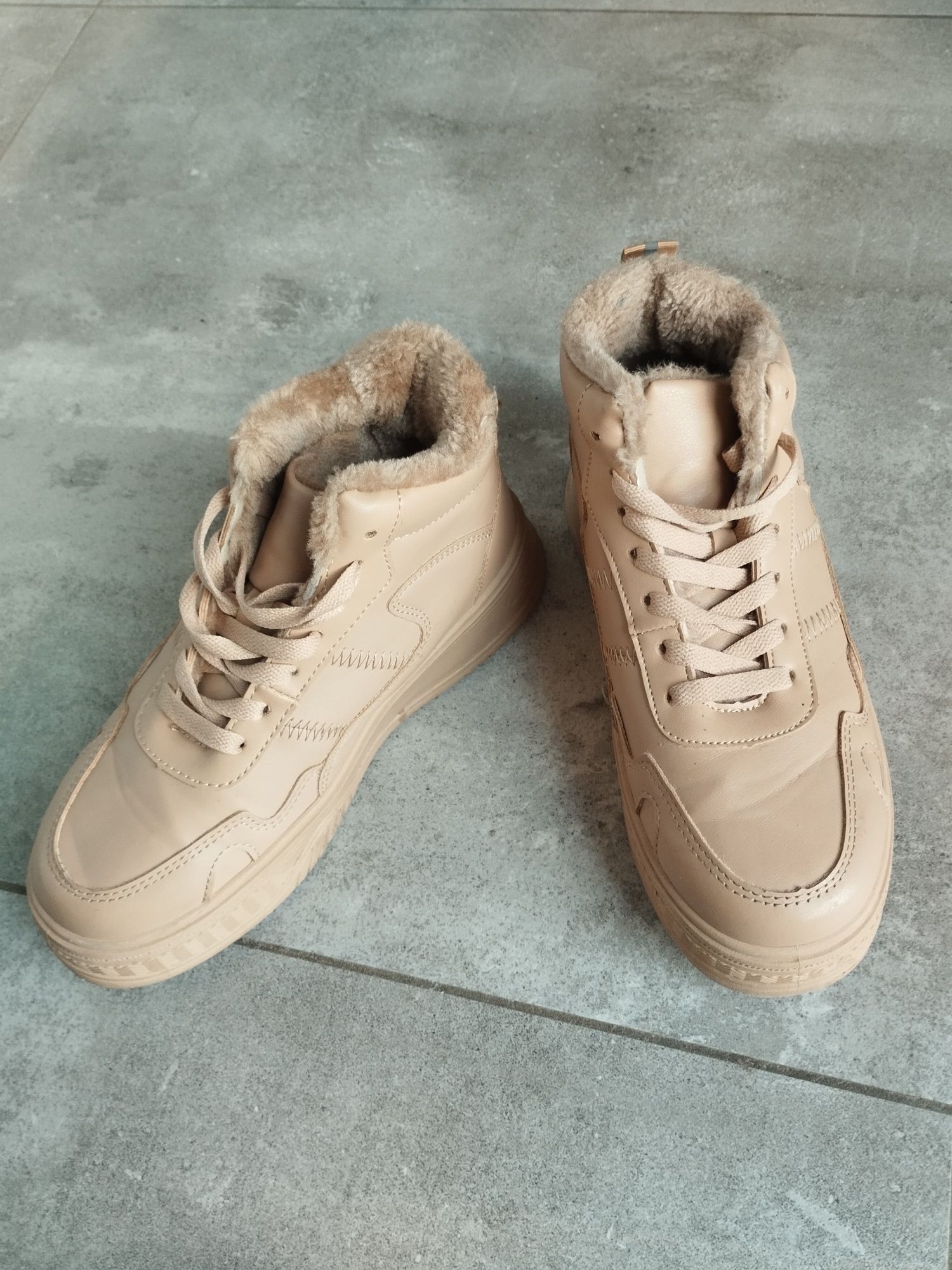 Buty ciepłe Sinsay r.38 wkł.23