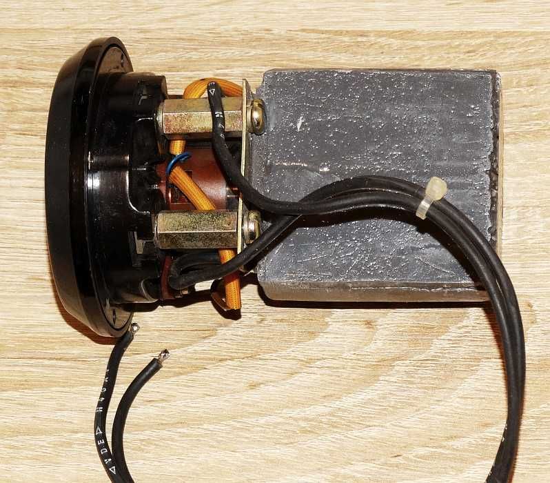 Miernik analogowy woltomierz tablicowy eA065 Schneider 1100 VAC RETRO