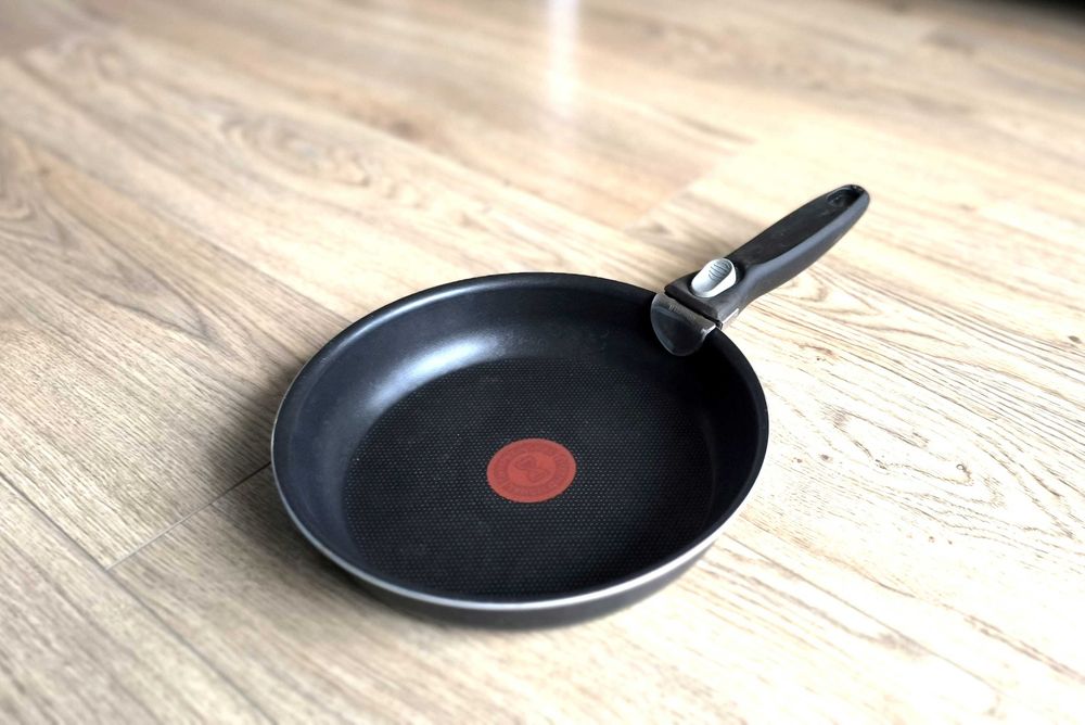 Patelnia Tefal Ingenio z odpinaną rączką, średnica 24 cm /stan idealny