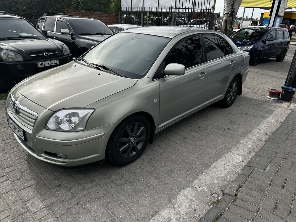 Тойота Авенсис 2.0 Автомат в отличном состоянии