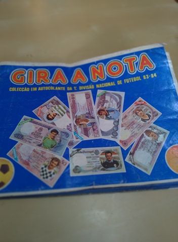 Cromos de Futebol - Gira a Nota