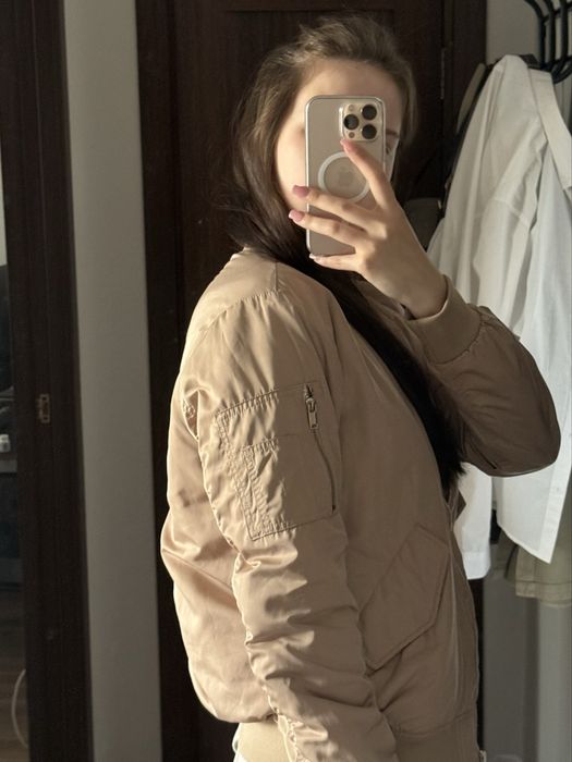 Жіночий бомбер H&M