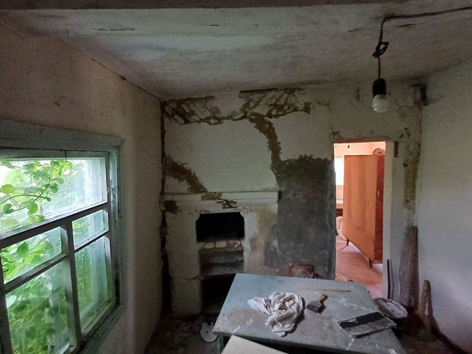 Продаж старого будинку на земельній ділянці 0,25 сот біля лісу