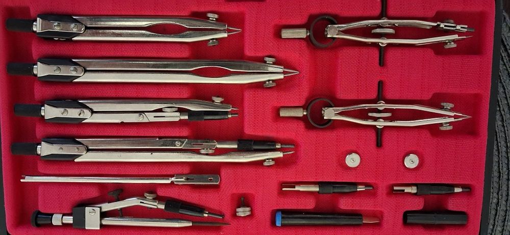 Sprzedam zestaw kreślarski