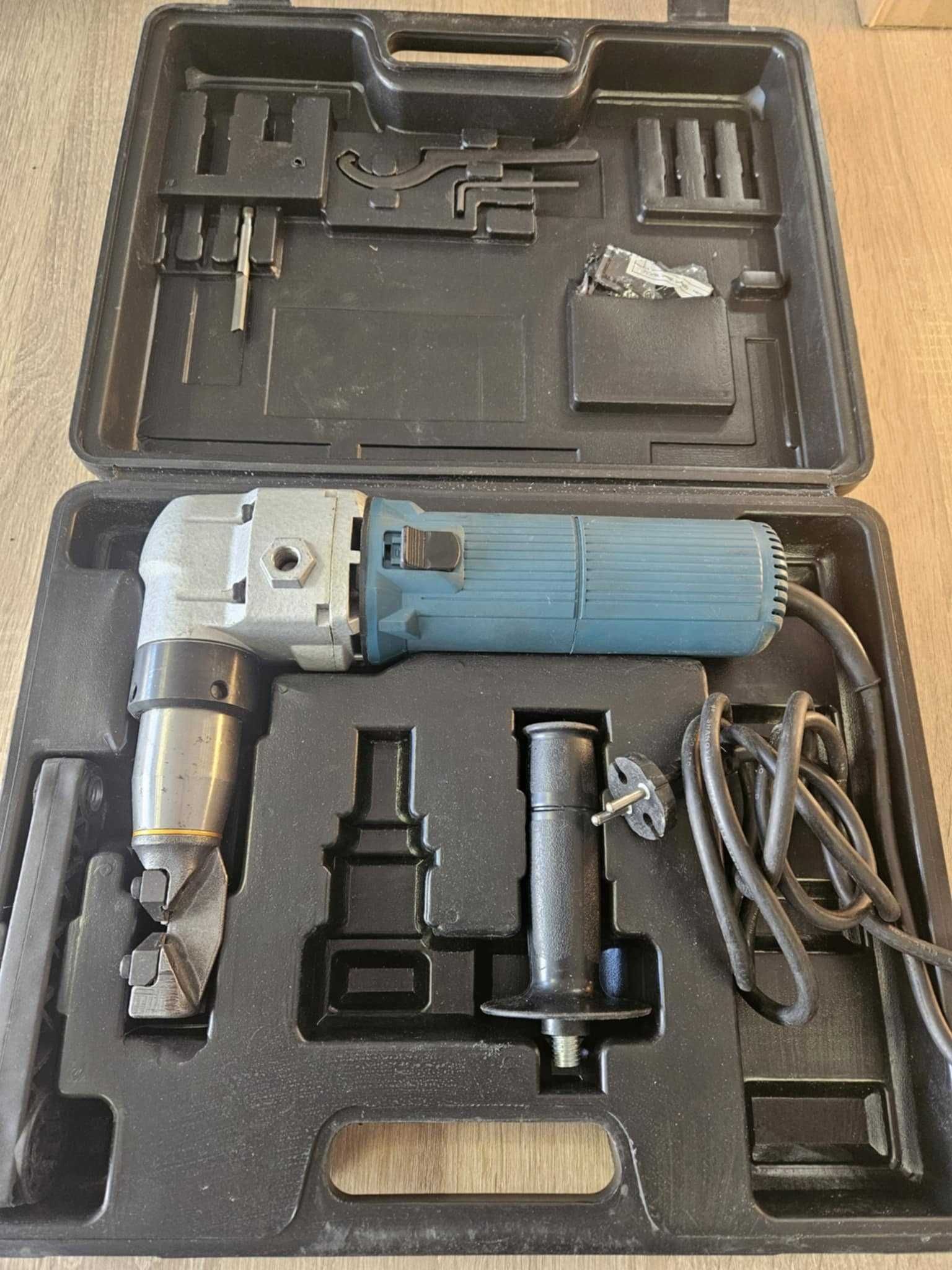 Elektryczna nożyce do cięcia blachy BOXER SR-067