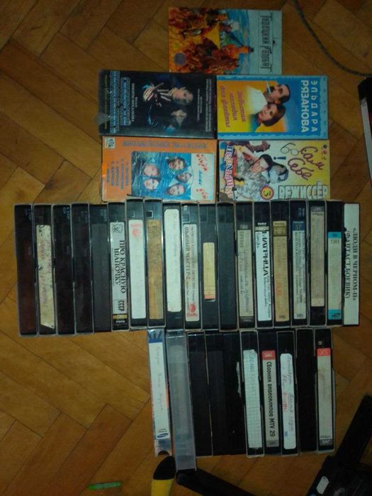 Видеокассеты VHS За гранью закона, Крепость, Джош и Сэм