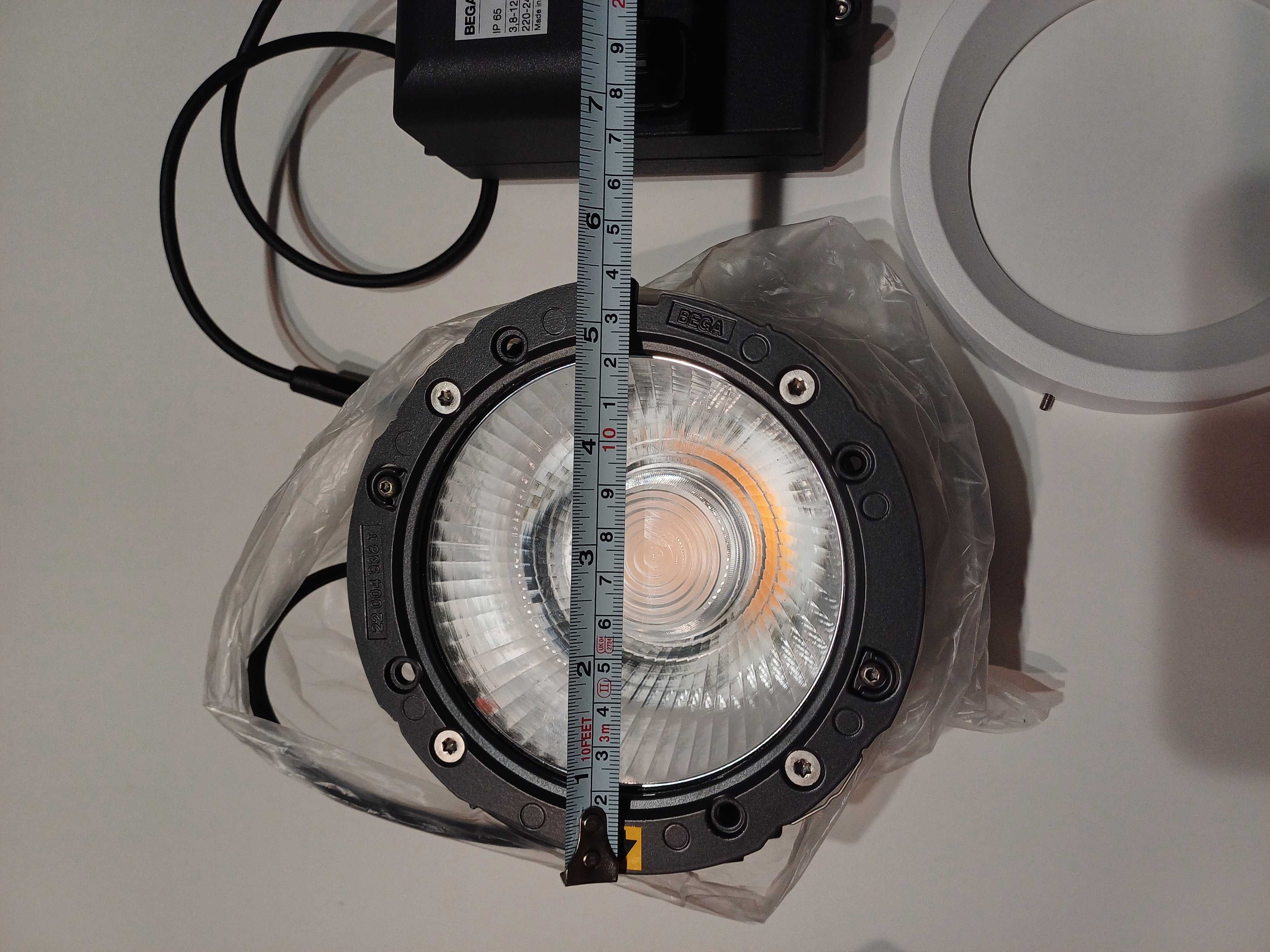 Nowa lampa halogenowa led Bega 24236 W K3