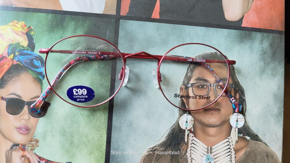 Specsavers. Окуляри !