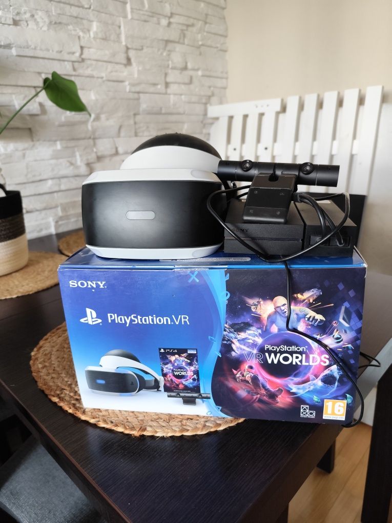 Zestaw vr do PS4+2x move+gra