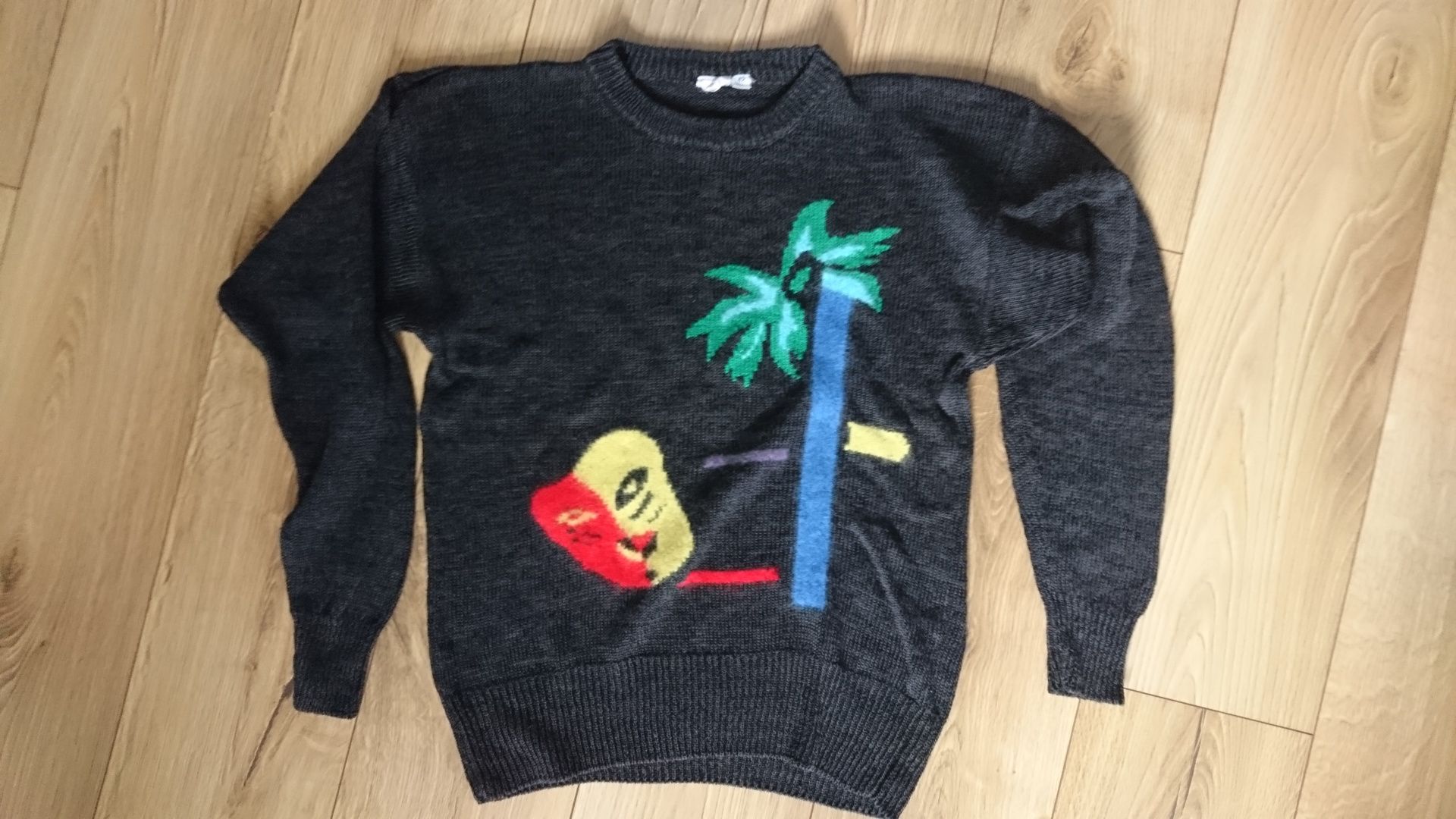 czarny sweter retro z motywem nadrukiem vaporwave 80s maska lata 80te