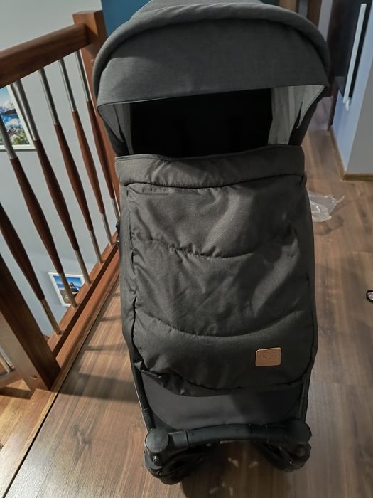 Wózek KinderKraft na pompowanych oponach
