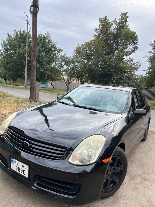 Продам машину Infiniti g35