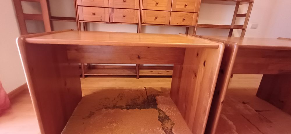 Duas secretárias Pinho Mel