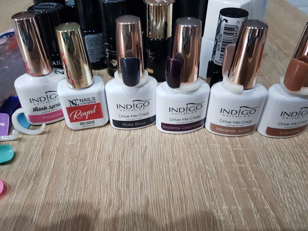 Zestaw do robienia paznokci.  Lakiery hybrydowe INDIGO, Semilac itp.