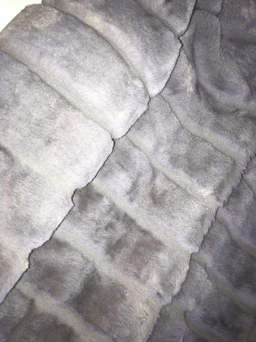 Шуба серая короткая с капюшоном