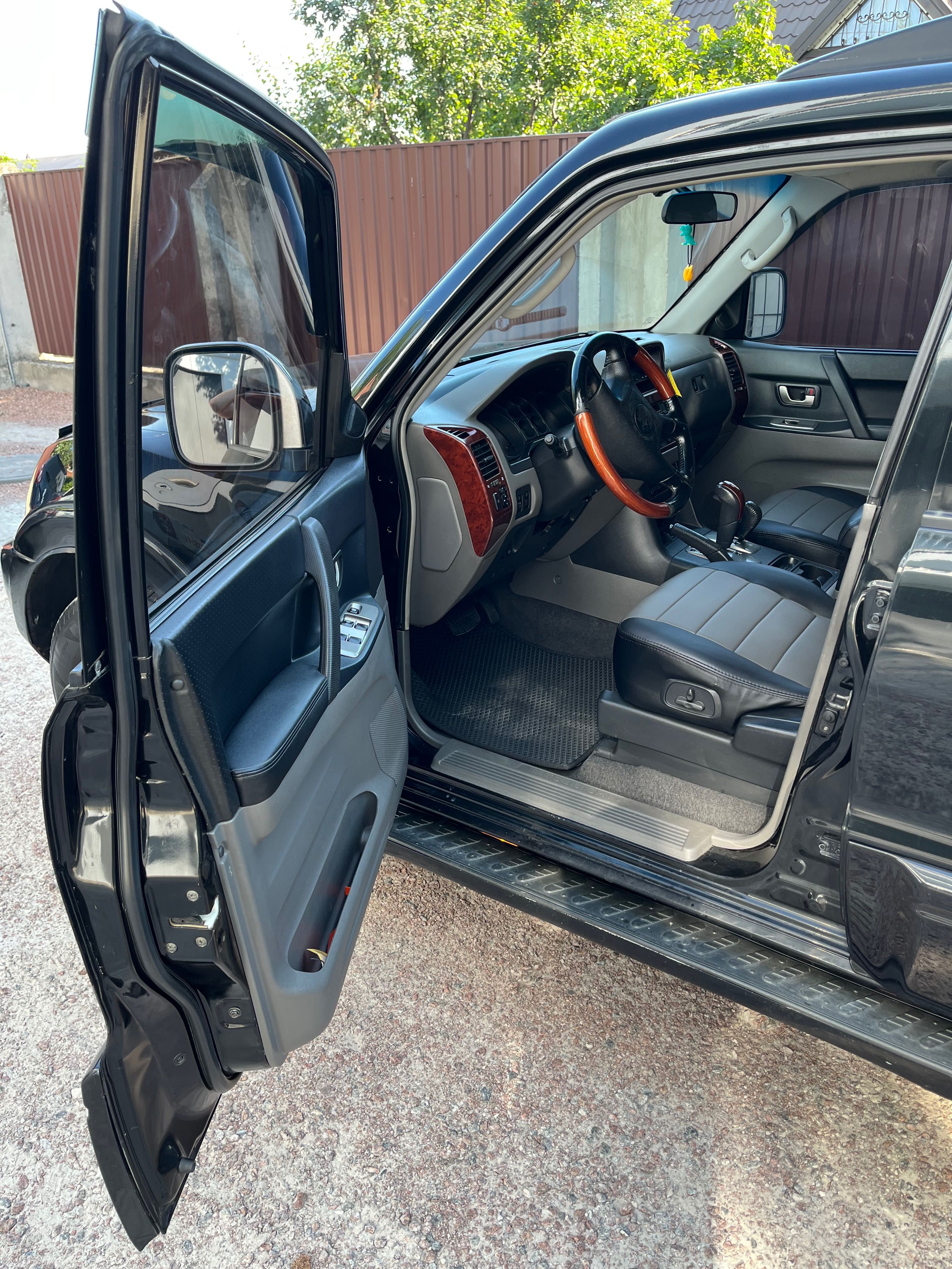 Mitsubishi Pajero Wagon