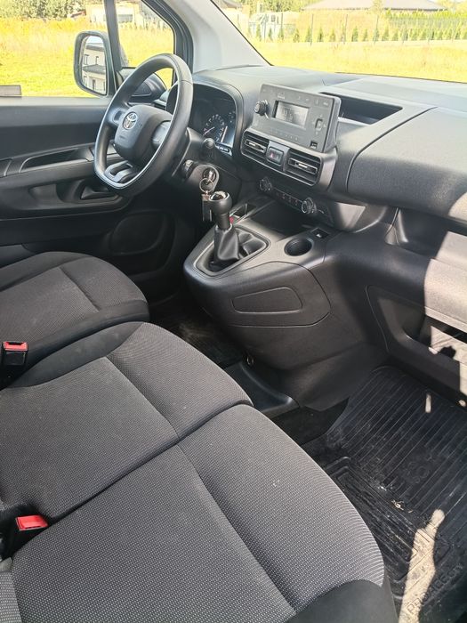 Toyota Proace City 1.5 D4D, 3 osoby, faktura 23%